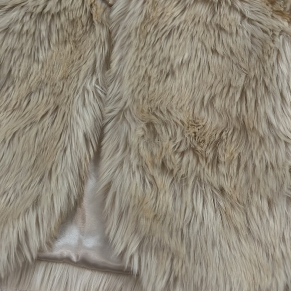 GAP Girls Faux Fur Winter Jacket With Flower Button Size L/XL EUC - Picture 10 of 16